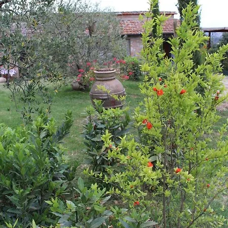 Sigliano Sleeps 4 Pool Wifi Apartment