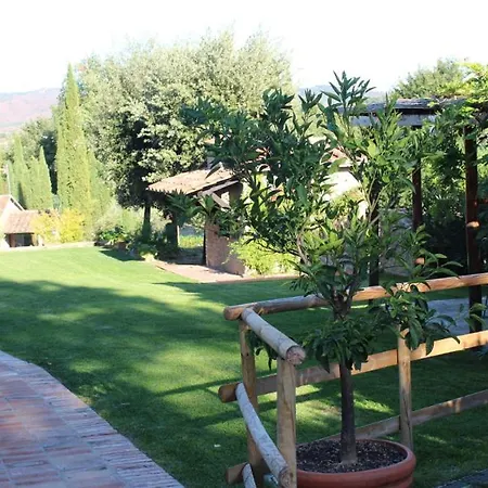 Sigliano Sleeps 4 Pool Wifi Apartment