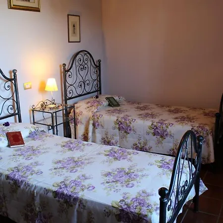 Sigliano Sleeps 4 Pool Wifi