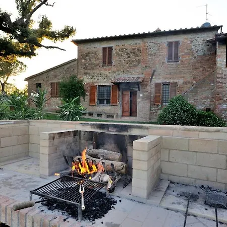 Apartment Sigliano Sleeps 4 Pool Wifi
