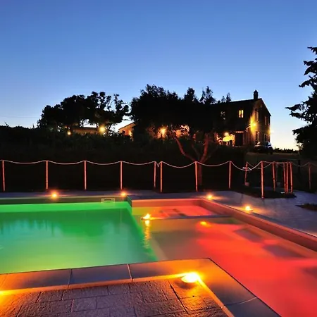Sigliano Sleeps 4 Pool Wifi Apartment *